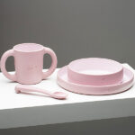 Dark Pink siliconen kinderservies met bord, kom, beker en lepel van Interbaby