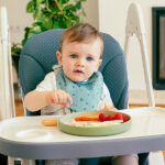 Olive Green siliconen kinderservies met bord, kom, beker en lepel van Interbaby