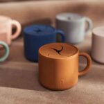 Jollein siliconen snackcup caramel met spiraaldeksel en handig oortje