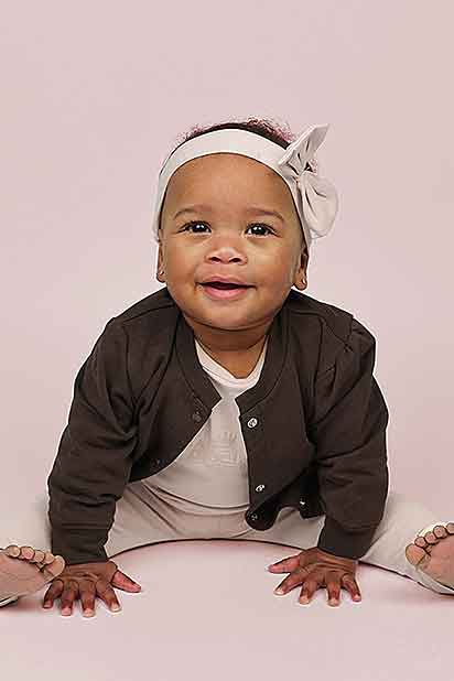 Comfortabele en trendy meisjeskleding van merken zoals Frogs and Dogs en Little Adventure.