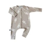 Pistachekleurig boxpakje Ijsberen van Little Adventure met ijsberen print en drukknoopjes aan de voorzijde