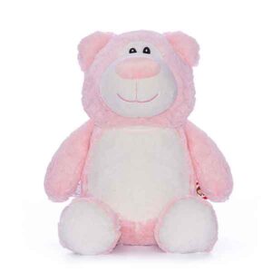Roze teddybeer van Cubbies met wit buikje zachte vacht en vriendelijke uitstraling