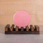 Roze Melon Power Conditioner Bar van HappySoaps met kartonnen verpakking.