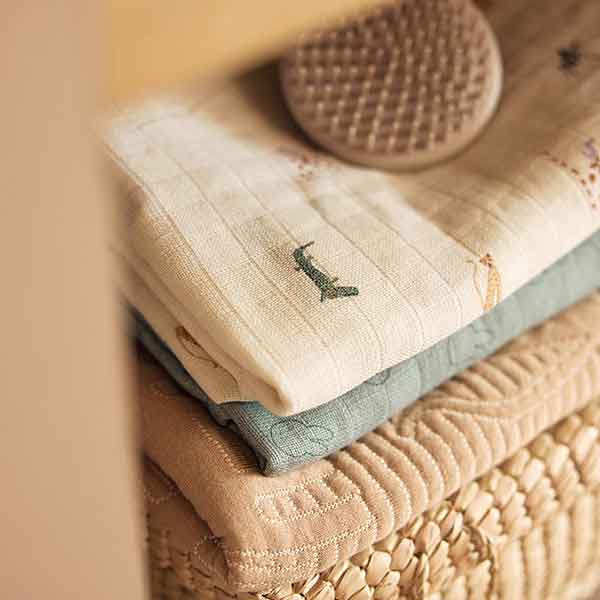 Hydrofiele multidoeken Miffy Silhouettes sea green van Jollein set van drie doeken 70 x 70 cm