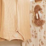 Jersey slaapzak van Jollein in neutrale kleur, mouwloos en geschikt voor de zomer