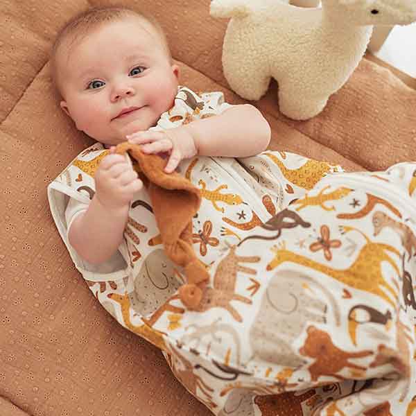 Hydrofiele slaapzak van Jollein met dierenprint en mouwloos ontwerp voor baby’s