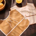 Waterproof slabben set Miffy Peekaboo wild rose van Jollein met twee slabben en opvangbakje