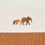 Jollein laken Savannah crème met olifantenprint gecombineerd met dekentje