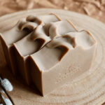 Handgemaakte Choice Orange and Patchouli zeep in kraft wikkel