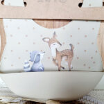 Beige siliconen slabber met dierenprint en opvangbakje van Rammelaartje