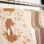 Hydrofiele zomerslaapzak Funky van Jollein met mouwloos ontwerp en speelse print