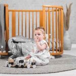 Hydrofiele babyslaapzak met grijze regenboogprint van Jollein maat 90 cm in katoen