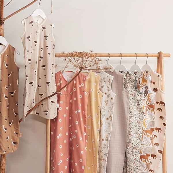 Jollein zomerslaapzak Savannah mouwloos met crèmekleurige olifantenprint