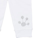 Frogs and Dogs baby broekje wit met zilveren pootafdrukken unisex.