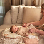 verschoonmatje baby hydrofiel olive green opvouwbaar met vakken onderweg