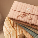 verschoonmatje baby hydrofiel wild rose opvouwbaar met vakken onderweg