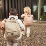 rugtas peuter puffed biscuit gewatteerd design kinderrugzak beige