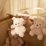 Baby mobiel teddy beertjes in Natural en Wild Rose voor box of babykamer