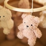 Baby mobiel teddy beertjes in Natural en Wild Rose voor box of babykamer