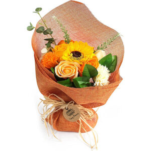 zeep bloemen boeket oranje luxe cadeau verpakking met badbloemen en rozen
