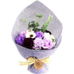 Zeepbloemen boeket lila. Luxe, heerlijk geurend en perfect voor in bad of als decoratie. Ideaal als origineel en stijlvol cadeau.