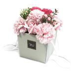 zeep bloemen boeket roze roos anjer