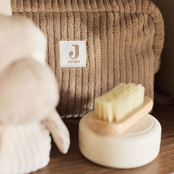 Jollein etui Cloudy Rib Milky Coffee met zachte ribstof en compacte opbergvorm voor babyaccessoires