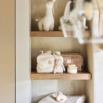 Jollein etui Cloudy Rib Oatmeal met zachte ribstof en compacte opbergvorm voor babyaccessoires