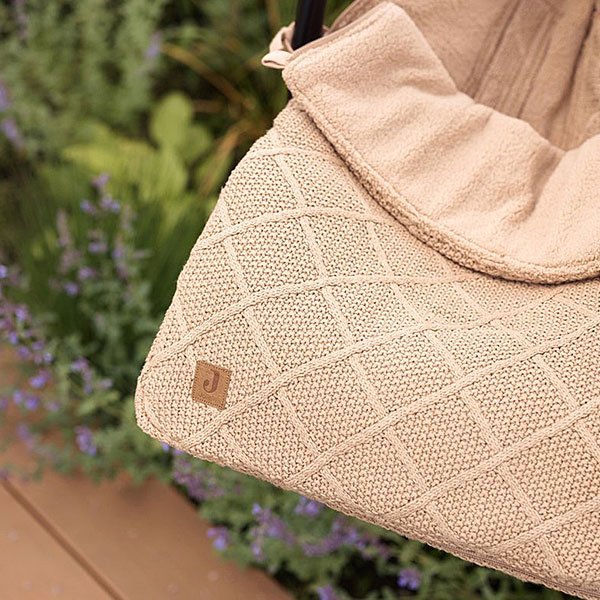voetenzak groep 0 check knit biscuit voor autostoel baby