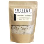 Huid Verzorging Himalaya badzout met geranium, grapefruit, vitamine E en kamillebloemen voor een luxe wellnesservaring.