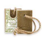 Agnes + Cat Fellberry Zeep aan Touw 150g met wilde bessengeur, kokosboter en praktisch ophangkoord.