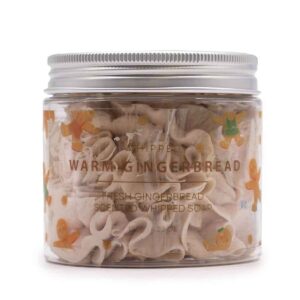 Warme Peperkoek Slagroomzeep 120g met romig opgeklopt schuim en een warme geur van verse gingerbread en kruiden.