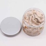 Warme Peperkoek Slagroomzeep 120g met romig opgeklopt schuim en een warme geur van verse gingerbread en kruiden.