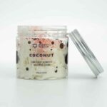 Kokosnoot Slagroomzeep 120g met romig opgeklopt schuim en een zachte tropische kokosgeur.