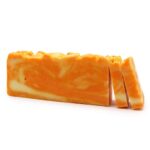 Sinaasappel Olijf Olie Zeep handgesneden ambachtelijke olijfzeep met frisse citrusgeur en verzorgende olijfolie.
