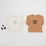 Frogs and Dogs peutershirt Little Hero Legend in White Alyssum gebroken wit met lange mouwen en FUTURE LEGEND-print